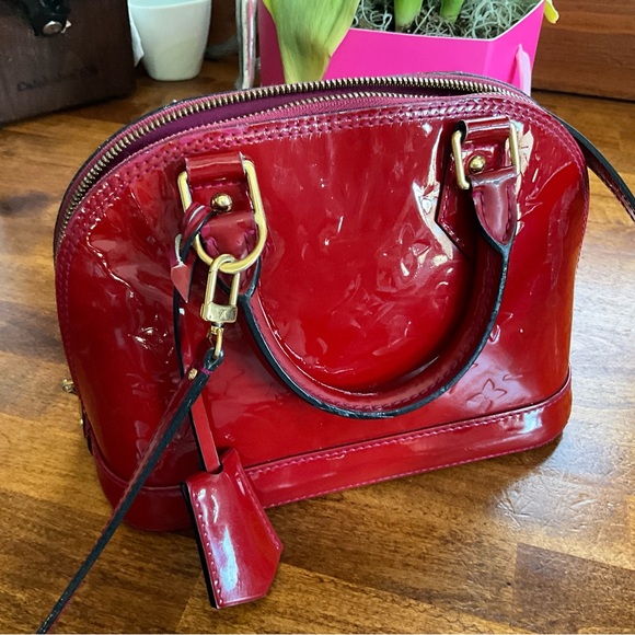Louis Vuitton BB Alma, Red Vernis, 2 Way, Guitar Shoulder Strap, Lock & Key, EUC - Picture 11 of 11